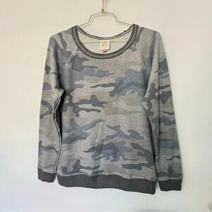 Knox Rose Sweatshirt Gray Camo Print Size Medium Long Sleeve